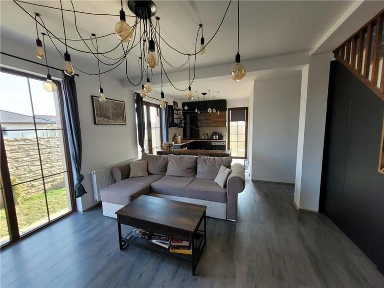 Duplex mobilat si utilat - perete dublu - teren 544 mp. - 3