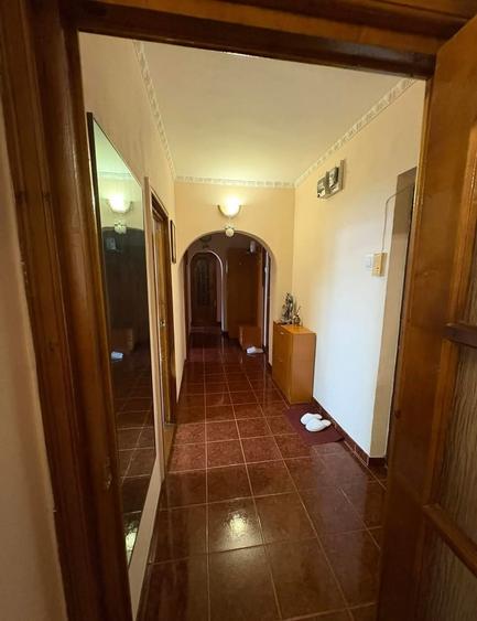 De vânzare – Apartament cu 3 camere, decomandat, Micro 18 - 7