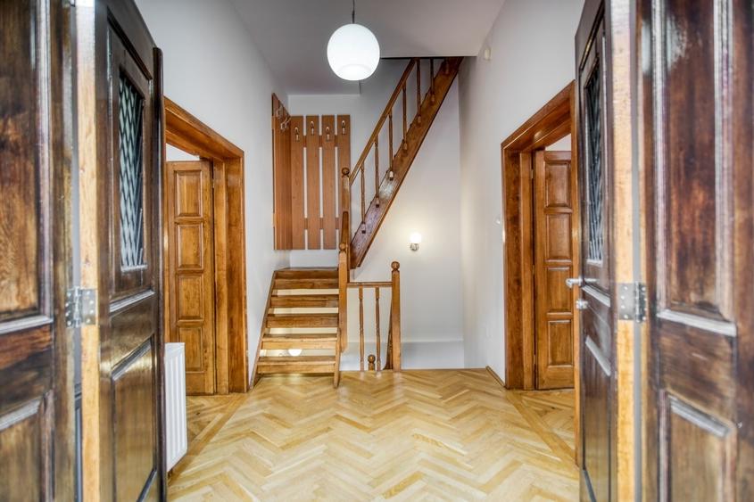 Universitate bld Carol Parcu Izvorul Rece Casa 11 camere, 2 locuri de parcare - 5