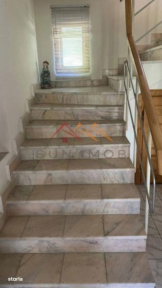 Vila de vanzare, teren 3100 mp, 7 camere, 6 grupuri sanitare, 3 CT, an - 17