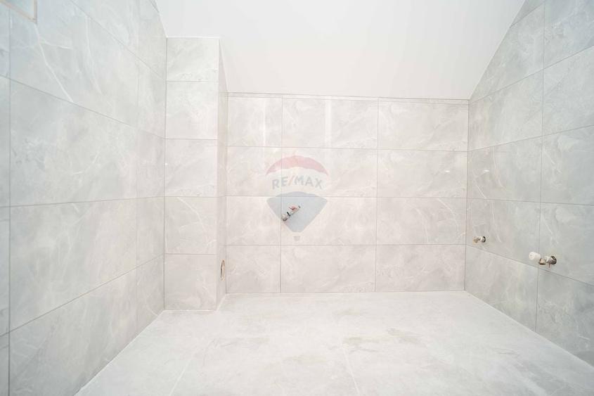 Vila de Vanzare cu 5 Camere, Teren 1000mp - Bucium, Iasi - Comision 0% - 11