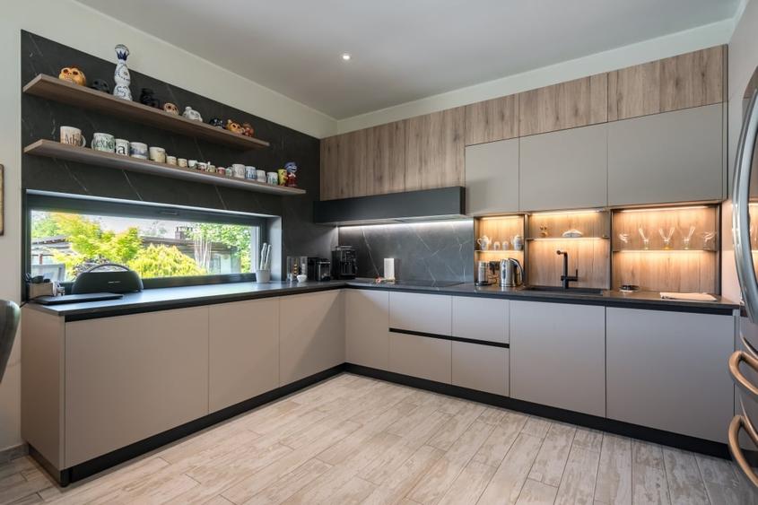 Vila individuala cu piscina si deschidere la lac - Izvorani, zona exclusivista - 12