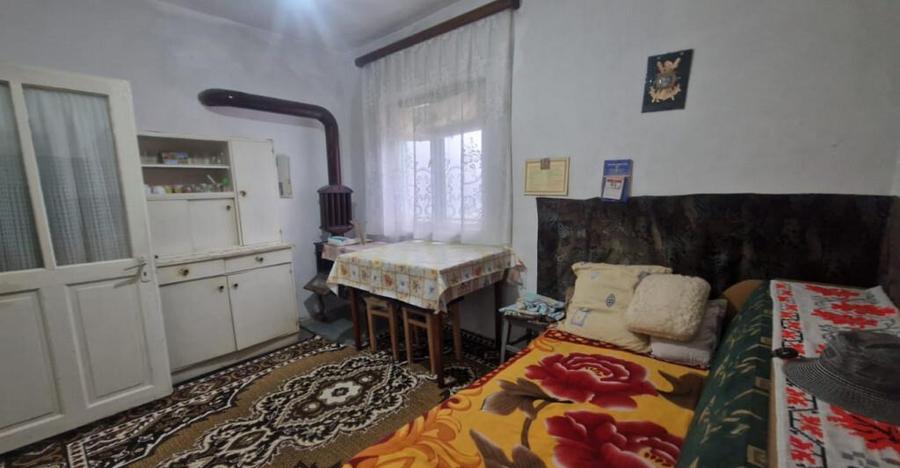 CASA 4 CAMERE , SUPRAFATA TOTALA 80 MP , TEREREN 355 MP, DES - 2