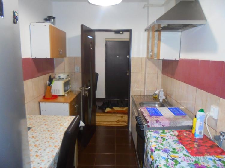 Vand sau inchiriez apartament 2 camere dec.  Deva, Balcescu, etaj 3, mobilat - 10