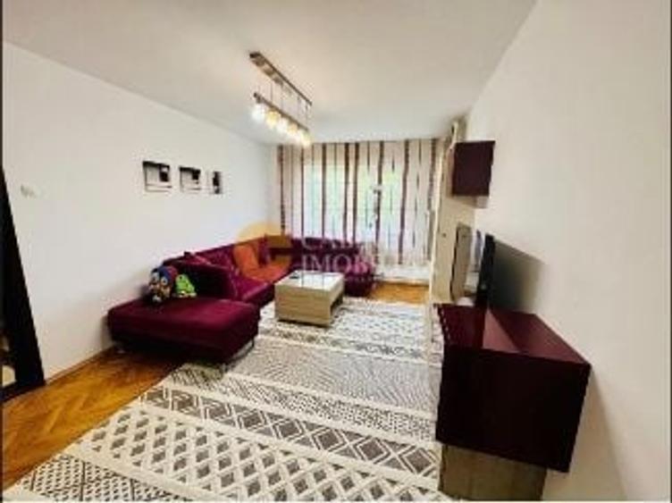 Apartament cu 3 camere semidecomandat, mobilat în Podu Roș