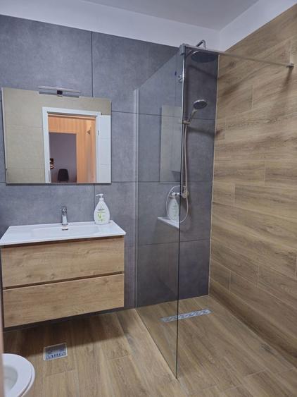 Inchiriez apartament 2 camere etaj 2, lift, Focsani zona Garii regim hotelier 300 - 7
