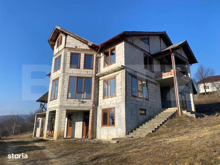 Casa P+E la rosu, teren de 71 ari, Salva - 1