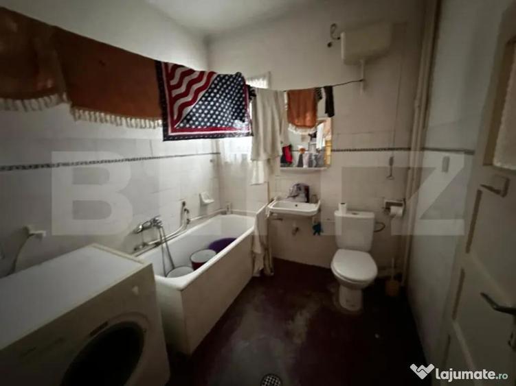 Casa cu 2 apartamente, 6 camere, teren 800 mp-ideal pensiune - 9