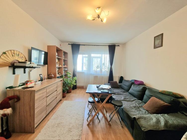 Apartament 4 camere de vanzare str Soveja, etaj 1 - 1