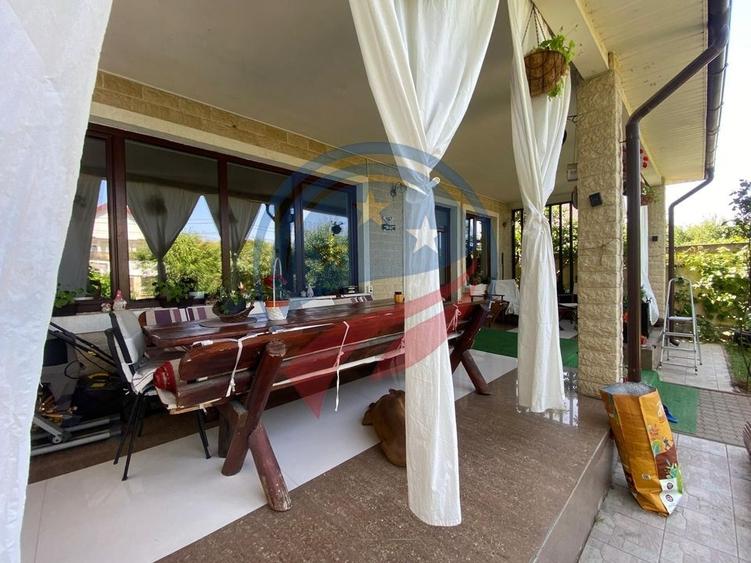 CASA DEOSEBITA APROAPE DE PROMENADA IN EUROCARTIER - 2