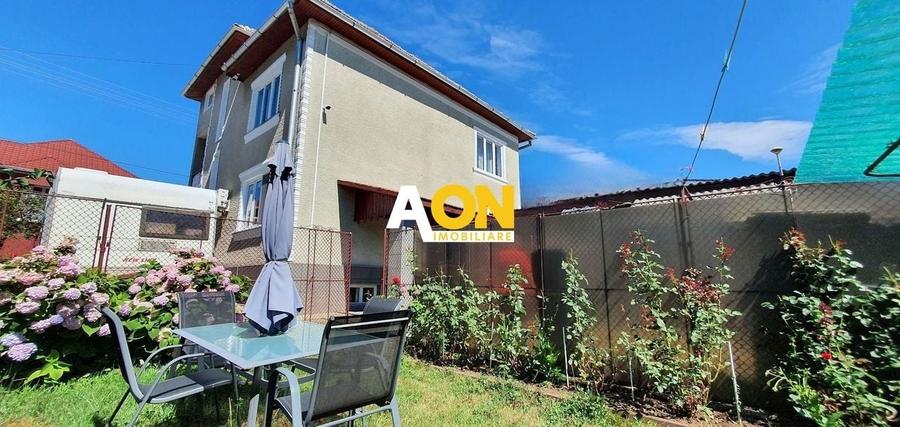 Casa cu 4 camere, garaj, teren 791 mp, zona Schit - 1