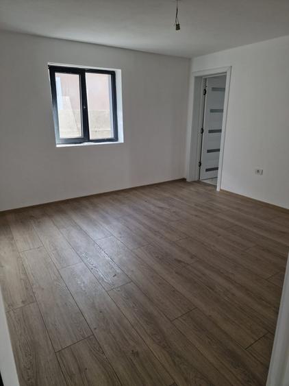 Sanmihaiul Roman - Casa individuala cu 4 camere si bucatarie inchisa - 10