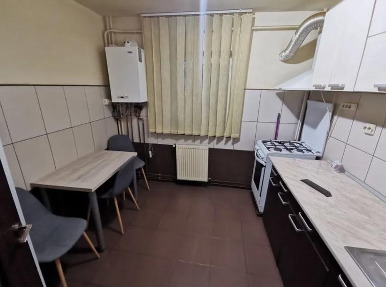 Etaj 2 Ap 2 Camere Decomandat 58mp zona Nicolina - 3