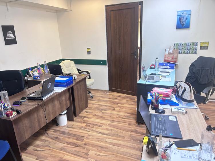 250 mp Birouri de inchiriat - 7