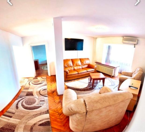 UNIRII CENTRAL, 4 camere-decomandat- Bloc MONOLIT - PROPRIETAR - 9