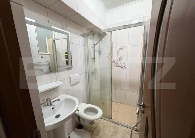 De inchiriat apartament cu 3 camere, la parter, cu terasa si - 8