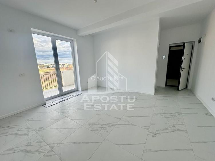Apartament cu 2 camere, bucatarie inchisa, etaj intermediar, Giroc