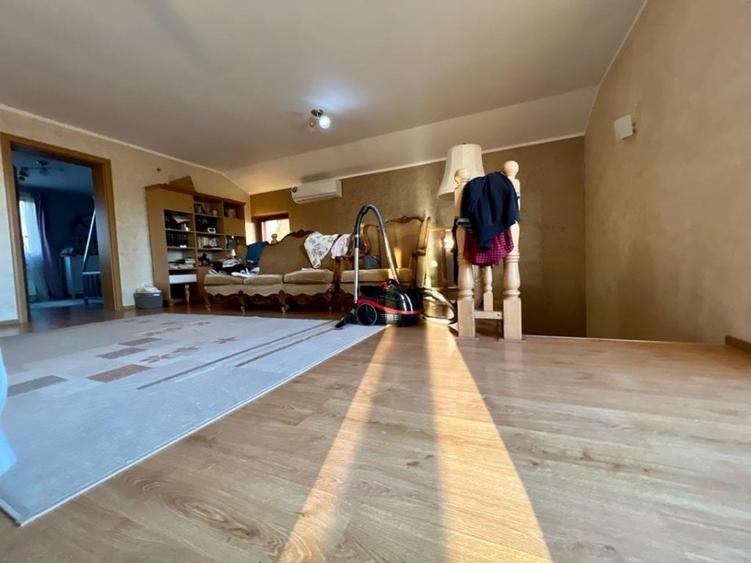 Casă cu 6 camere în Moșnița Veche - 24