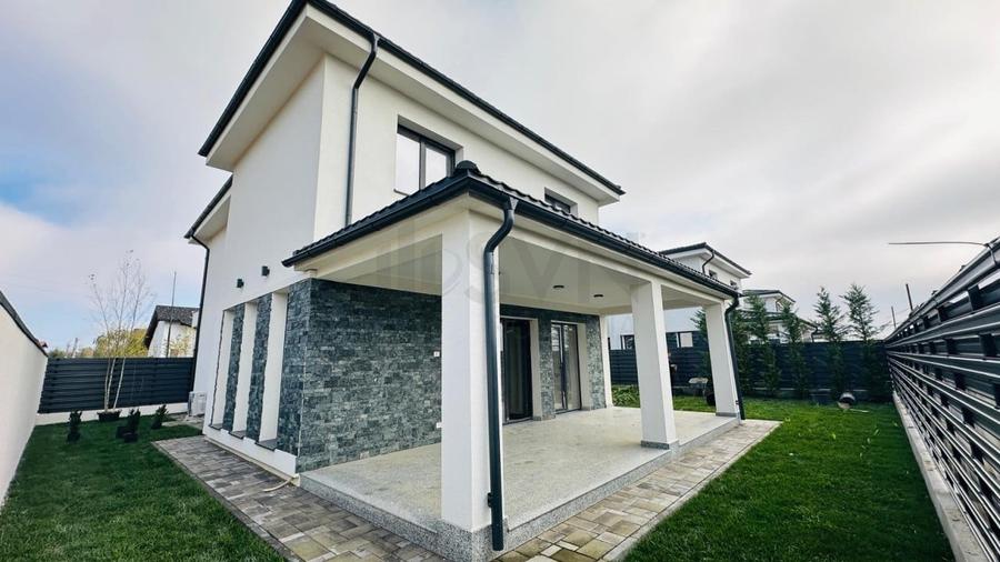 REV2004640 Vila de vanzare cu panouri solare - 1