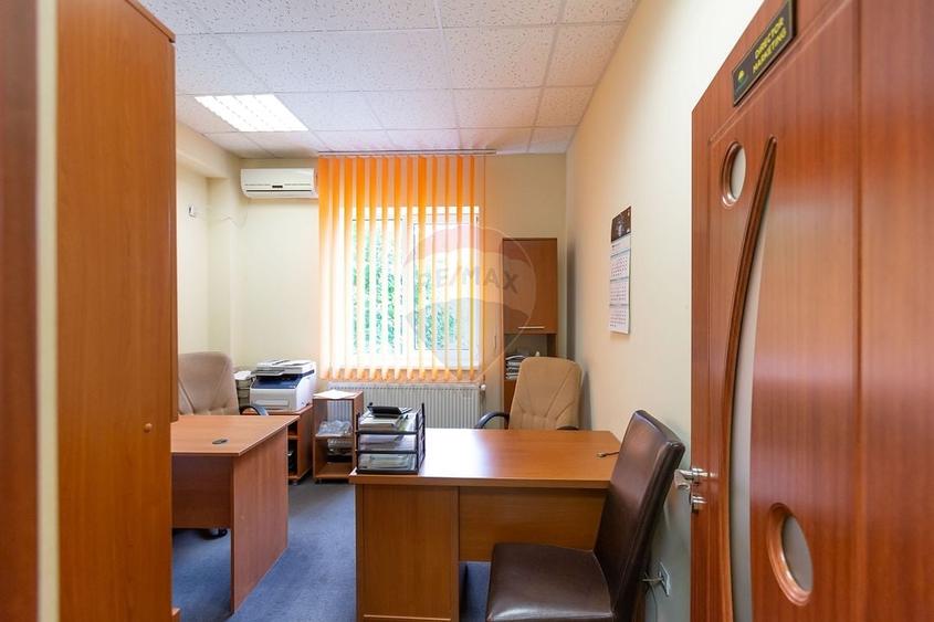 Spatiu comercial de vanzare in Bacau - sediu firma - 17