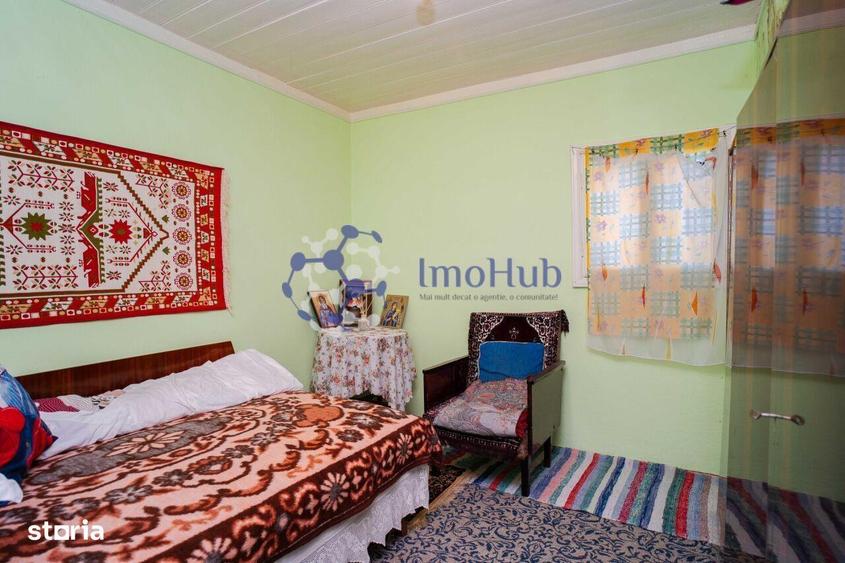 Teren de 2200 mp si casa in sat Voinesti, langa biserica - 12