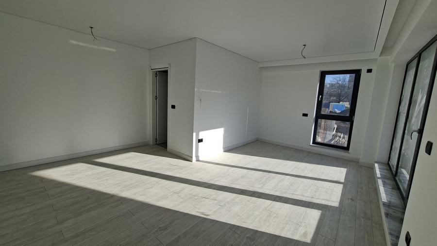 Apartament cu o camera, decomandat,41 mp, gradina 104 mp, centru/Palas/Iulius - 2