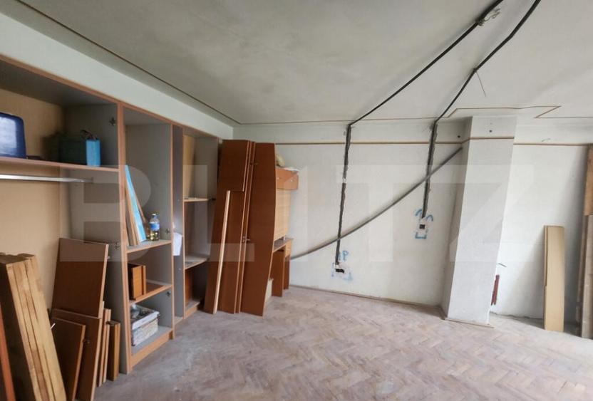 Apartament de vanzare - Semifinisat - Zona Centrala - 3