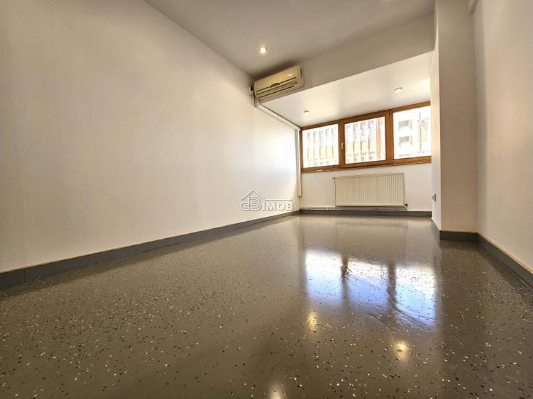 Ideal ca spatiu de birouri - apartament cu 4 camere - 5