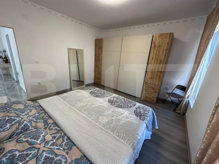 Casă cu 5 camere cu Teren 1604 Mp în Central