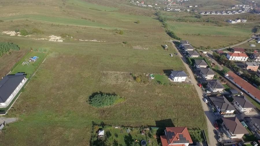 Teren intravilan, construibil, 1.400 mp, str. Crangului - 4