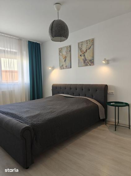 Casă cu 4 camere cu Teren 250 Mp în 1 Decembrie
