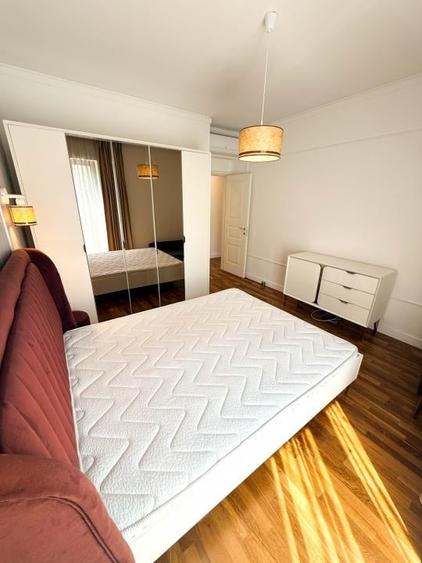 Apartament cu 2 camere semidecomandat, mobilat în Calea Victoriei