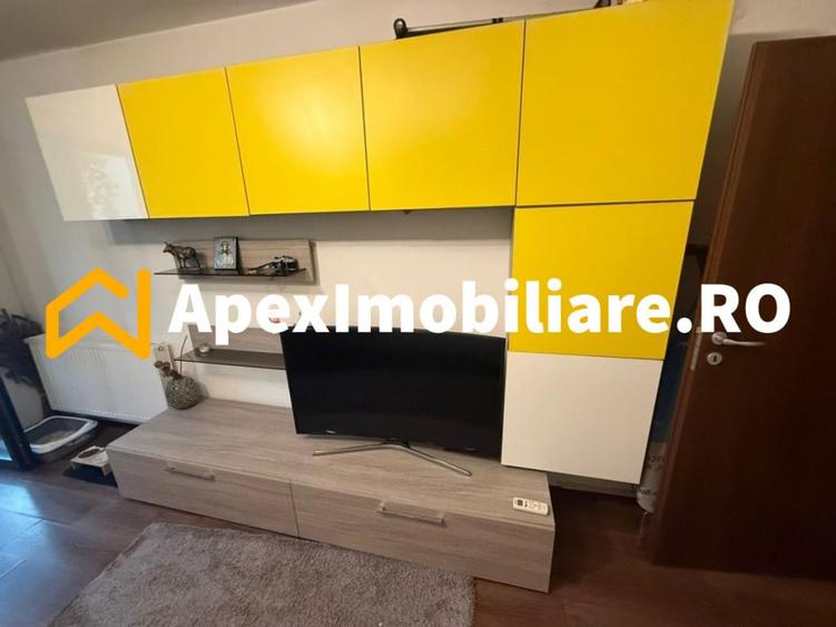 Apartament cu 3 camere decomandat în Titan
