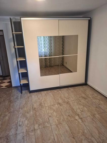 Inchiriez apt.2 camere,Nord,Valcea - 1
