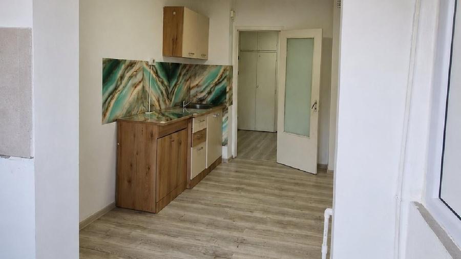 Apartament cu 3 camere decomandat în Rahova