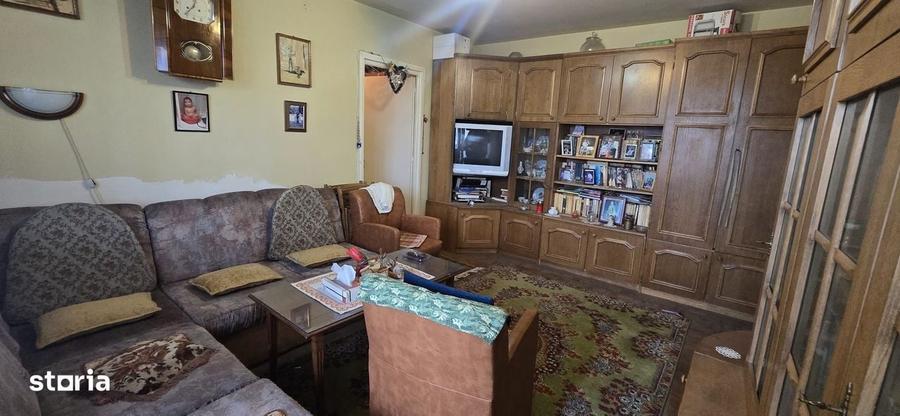 Apartament cu 3 camere în Terezian