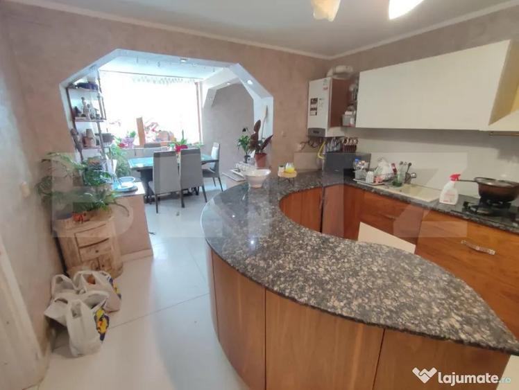 Casă cu 5 camere cu Teren 970 Mp în Rădăuți