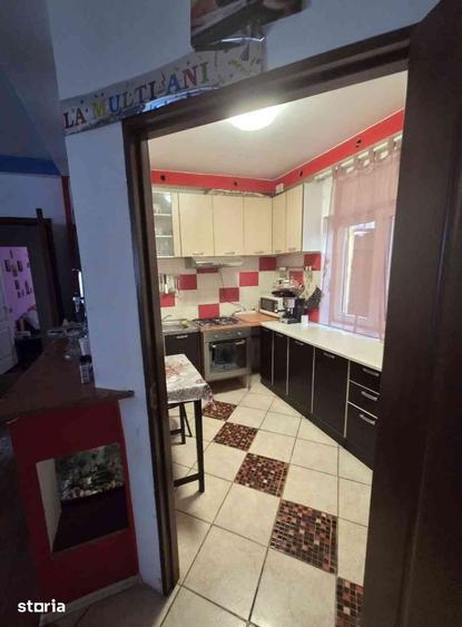 Casă cu 9 camere cu Teren 600 Mp în Central