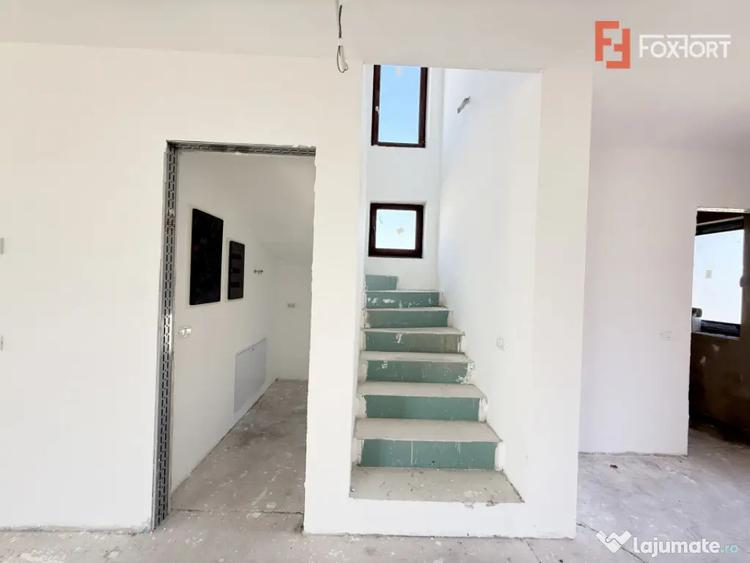 Casă cu 5 camere cu Teren 583 Mp în Săcălaz