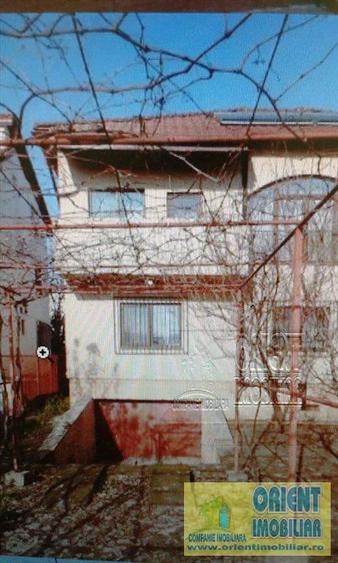 Casă cu 6 camere cu Teren 520 Mp în Lazu