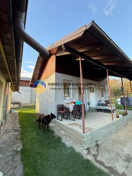 Casă individuală cu 6 camere cu Canalizare în Sărata