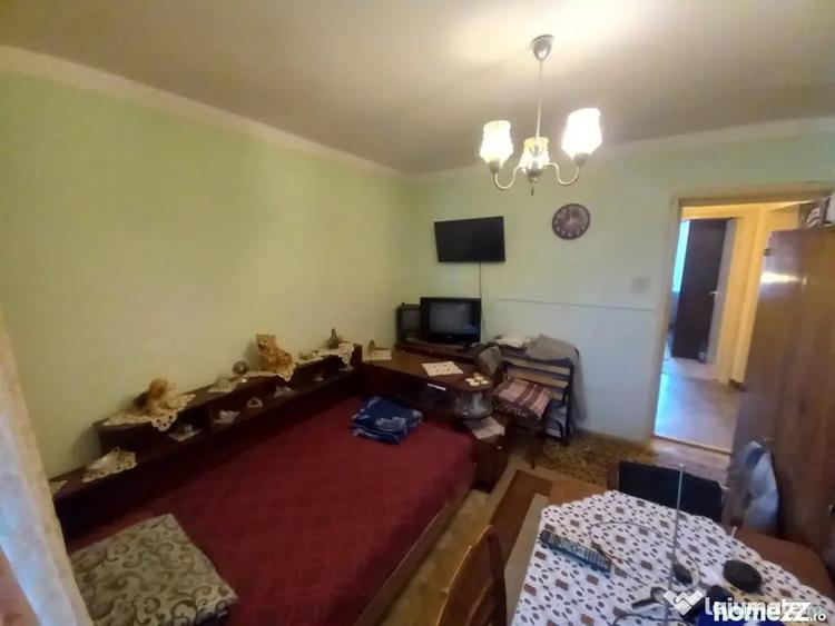 Apartament cu 3 camere decomandat în Săsar