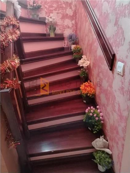 Casă individuală cu 3 camere cu Canalizare în Smeeni