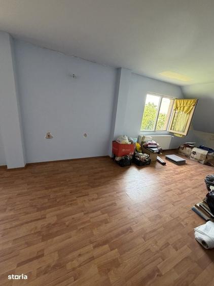 Casă cu 4 camere în Ghiroda
