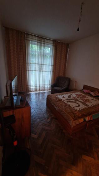 Garsonieră decomandată în Central