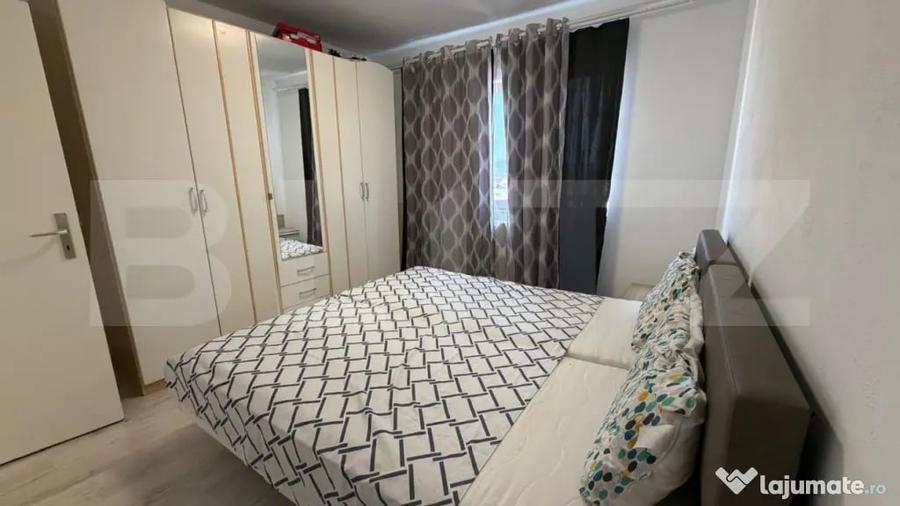 Apartament cu 3 camere decomandat în Cetate