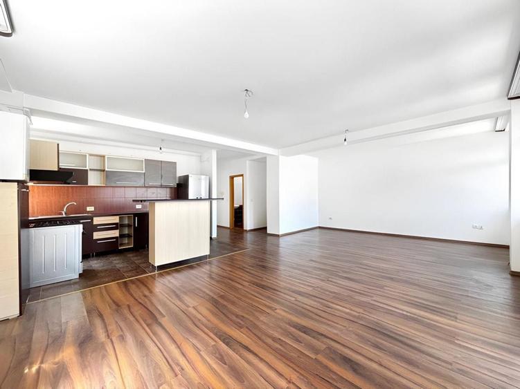 Birou, de 105.87000274658 mp, în Complex Studențesc