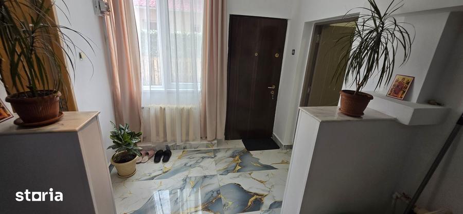 Casă cu 3 camere cu Teren 141 Mp în Central