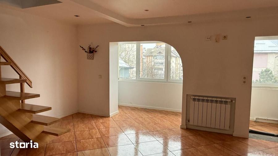 Apartament cu 4 camere decomandat în Obcini