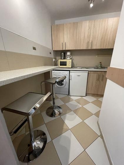 Apt. 2 camere mobilate, et.4, Calea Victoriei, bloc solid, vedere Palatul Regal - 15